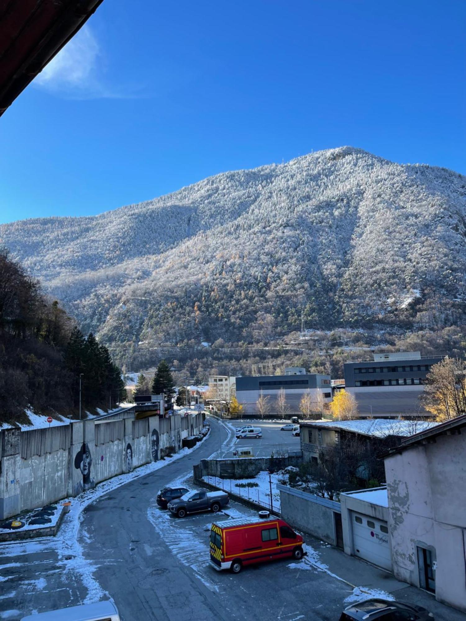 La Montagnette L Ours T1 Maison En Travaux De 10H A 17H Мутьє Екстер'єр фото